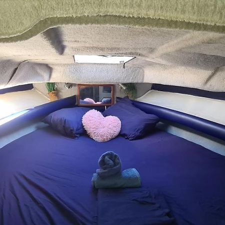 فندق Boat To Sleep In Barcelona سان أدريان دي بيزوس المظهر الخارجي الصورة