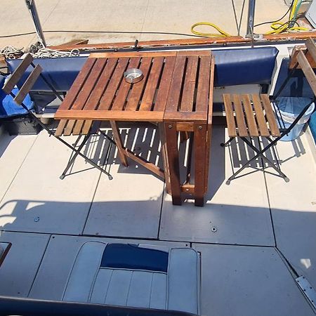 فندق Boat To Sleep In Barcelona سان أدريان دي بيزوس المظهر الخارجي الصورة