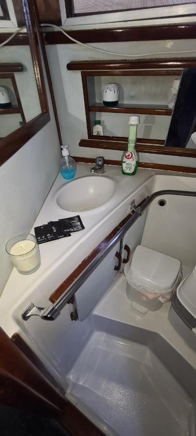 فندق Boat To Sleep In Barcelona سان أدريان دي بيزوس المظهر الخارجي الصورة