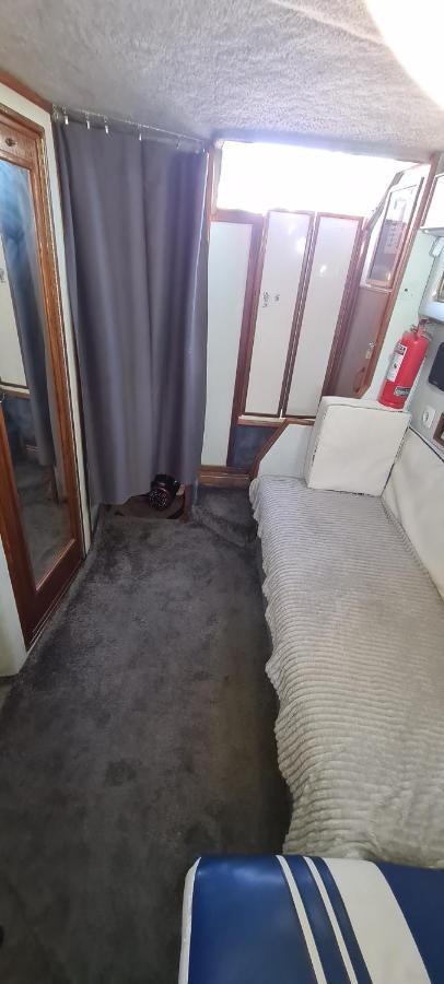 فندق Boat To Sleep In Barcelona سان أدريان دي بيزوس المظهر الخارجي الصورة