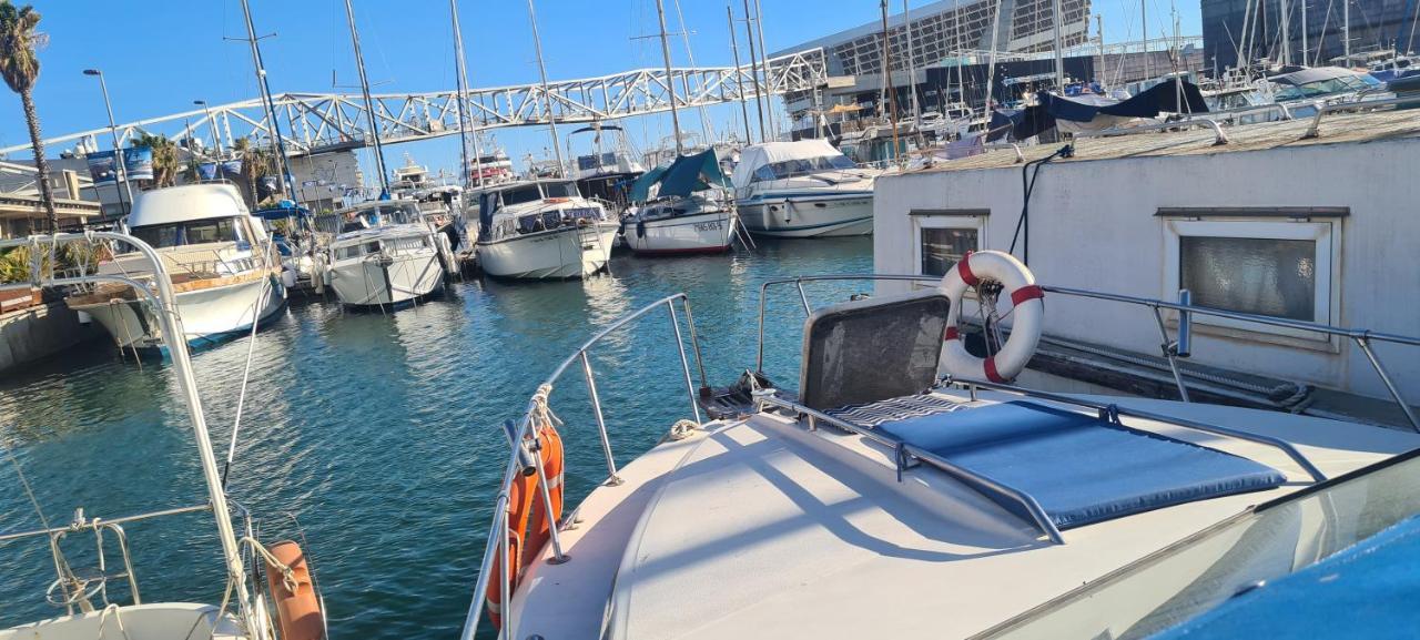 فندق Boat To Sleep In Barcelona سان أدريان دي بيزوس المظهر الخارجي الصورة